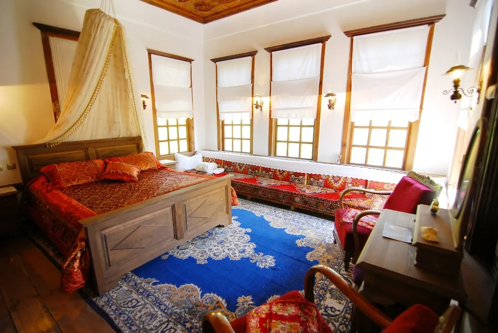 Traditional Tek Büyük Yataklı Oda, Ortak Banyo