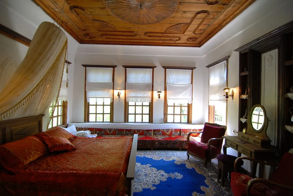 Traditional Tek Büyük Yataklı Oda, Ortak Banyo