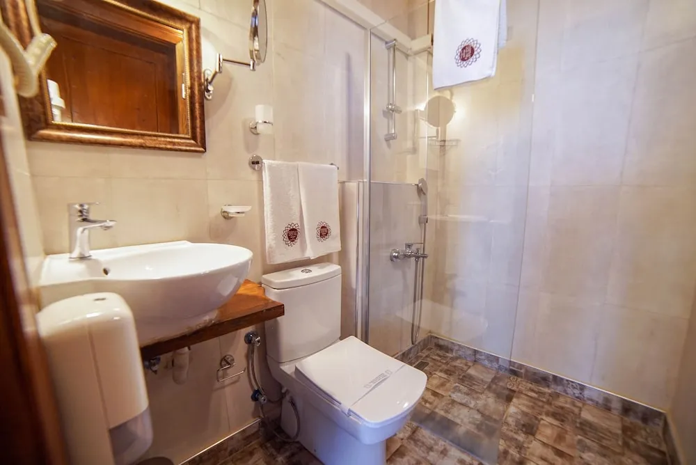 Comfort Tek Büyük Yatakli Oda