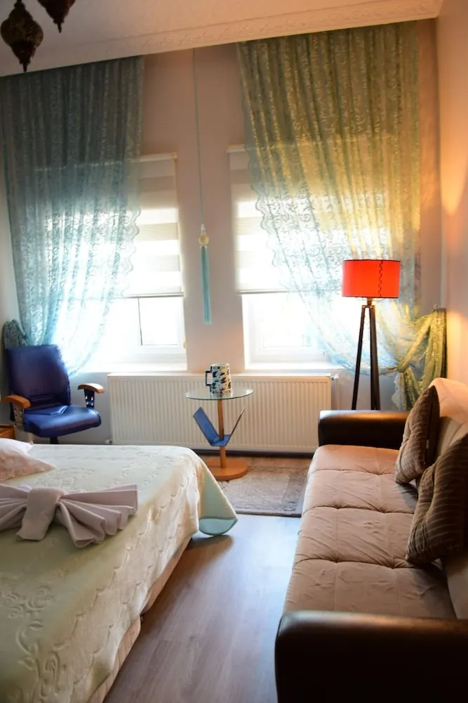 Standard Üç Kişilik Oda, 1 En Büyük (King) Boy Yatak ve Çekyat, Sigara İçilmez, Vadi Manzaralı