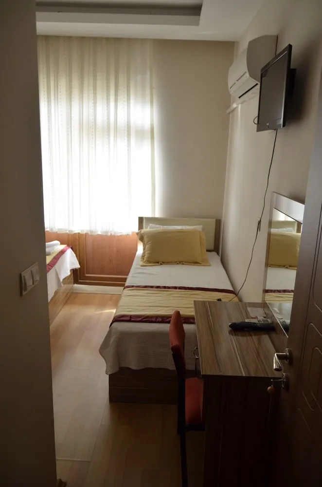 Standard Tek Büyük Yataklı Oda