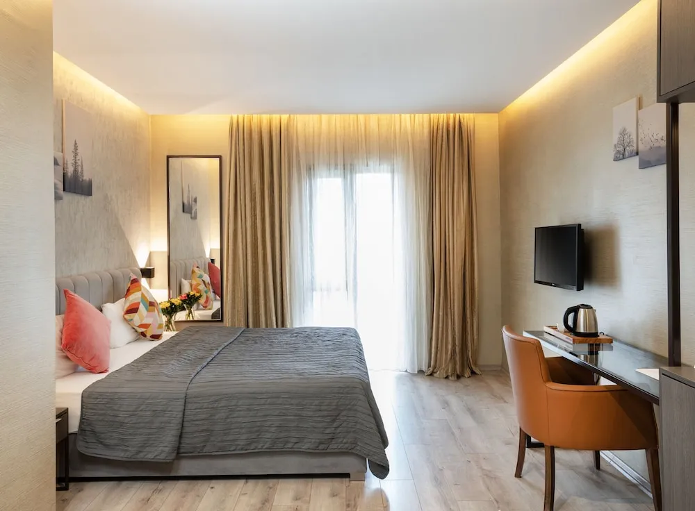 Deluxe Tek Büyük Yataklı Oda