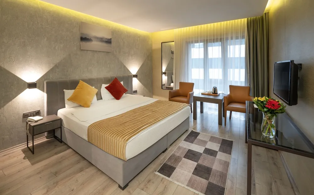 Deluxe Tek Büyük Yataklı Oda