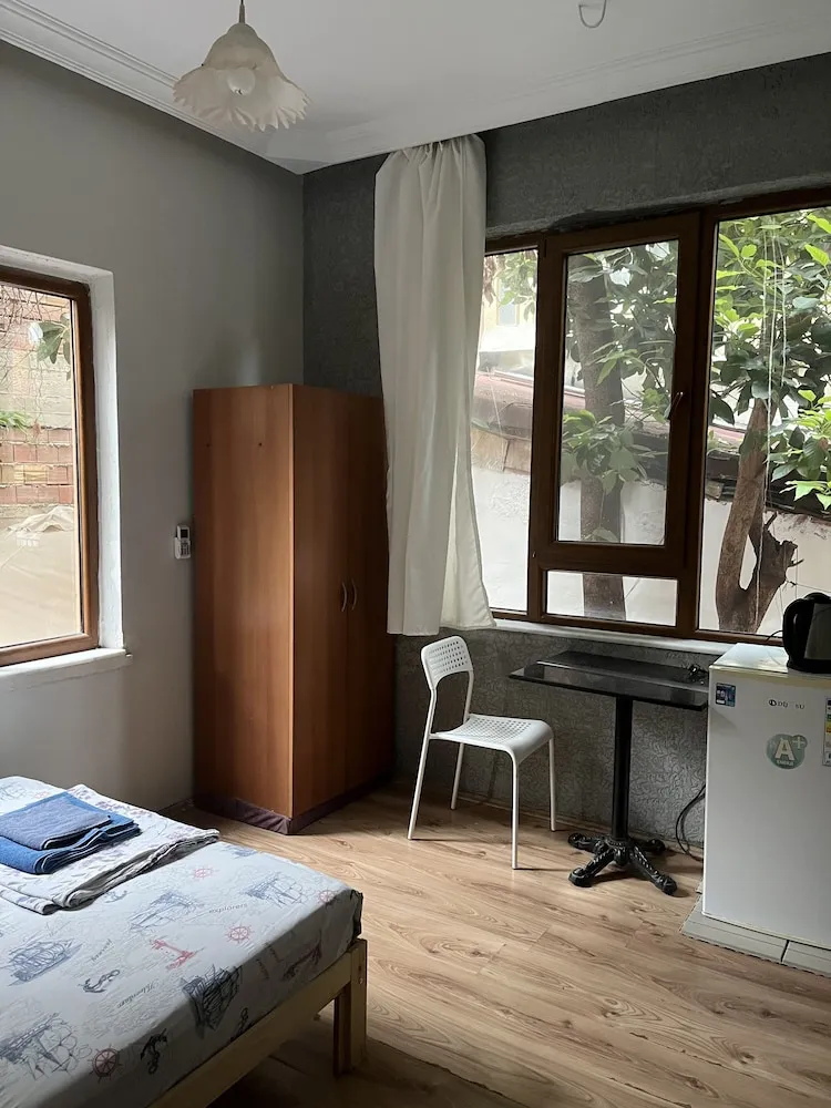 Standard Tek Büyük Yataklı Oda