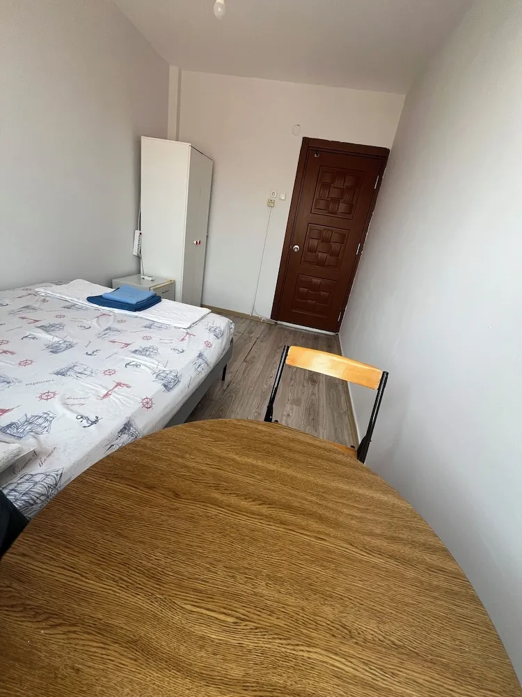 Standard Tek Büyük Yataklı Oda