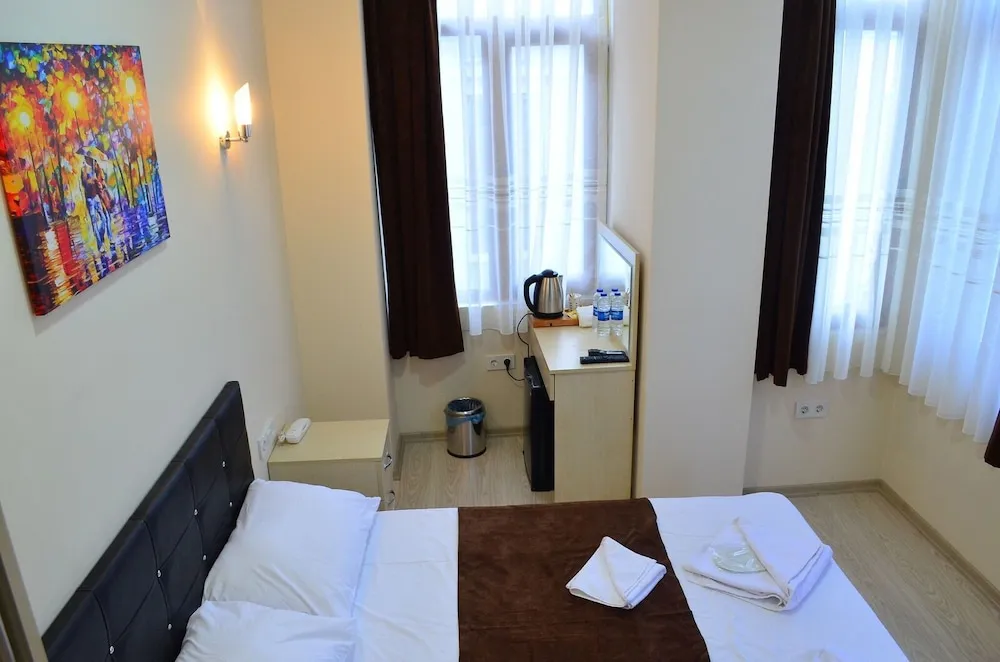 Standard Tek Büyük Yataklı Oda