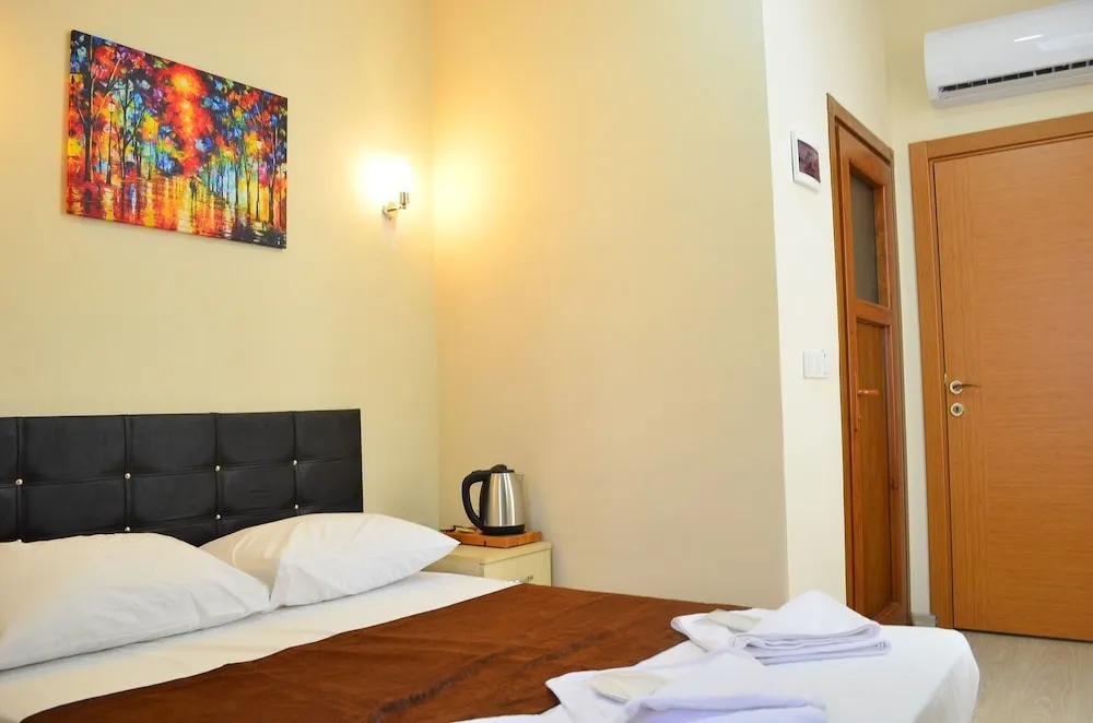 Standard Tek Büyük Yataklı Oda