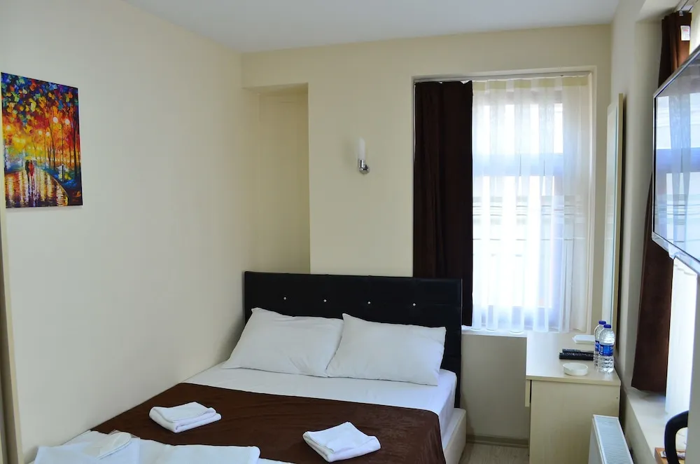 Standard Tek Büyük Yataklı Oda