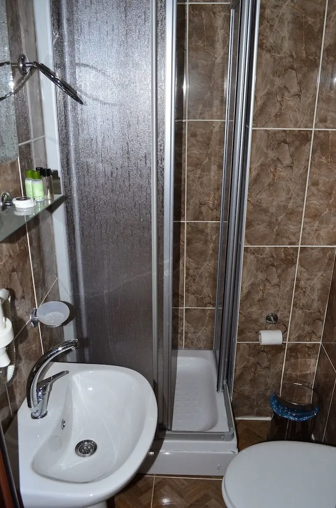 Economy Tek Büyük Yataklı Oda