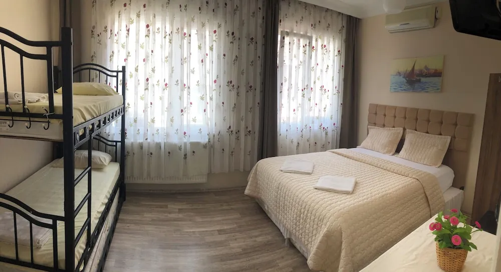 Standard Tek Büyük veya İki Ayrı Yataklı Oda