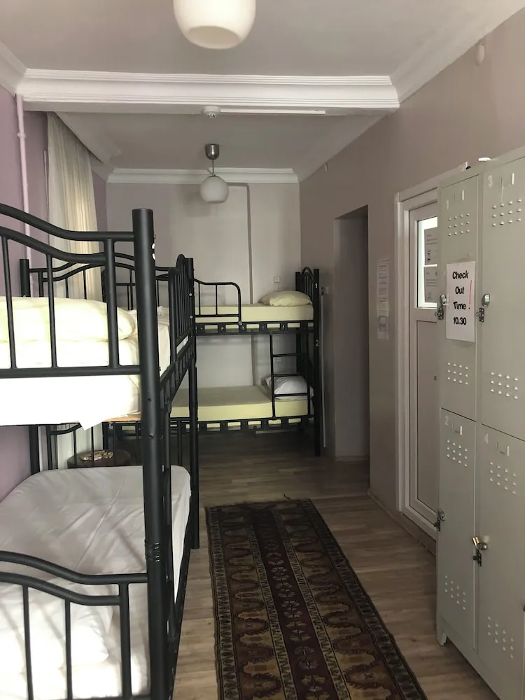 Ortak Ranzalı Oda, Sadece kadınlar için