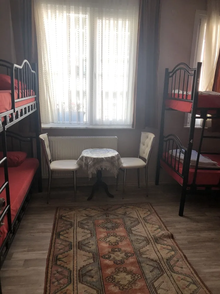 Ortak Ranzalı Oda, Sadece kadınlar için