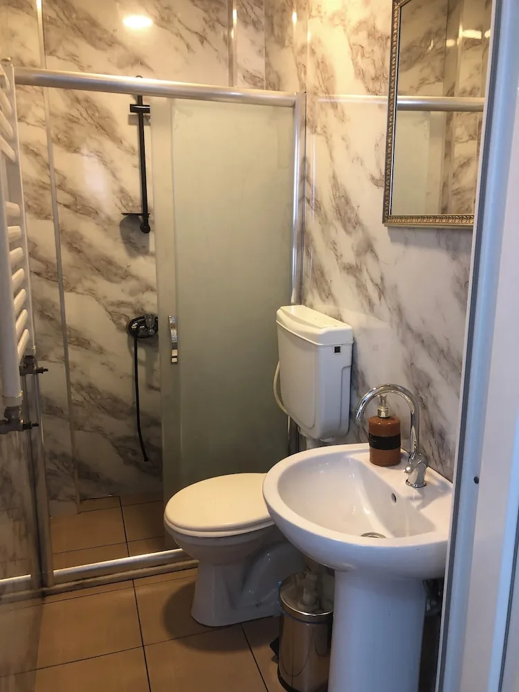 Ortak Ranzalı Oda, Sadece kadınlar için