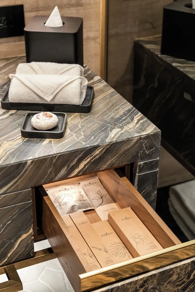 Premium Süit, 2 Yatak Odası, Balkon, Kısmi Deniz Manzaralı