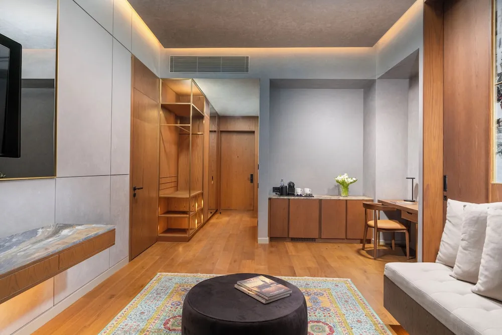 Premium Süit, 1 Yatak Odası, Balkon, Kısmi Deniz Manzaralı
