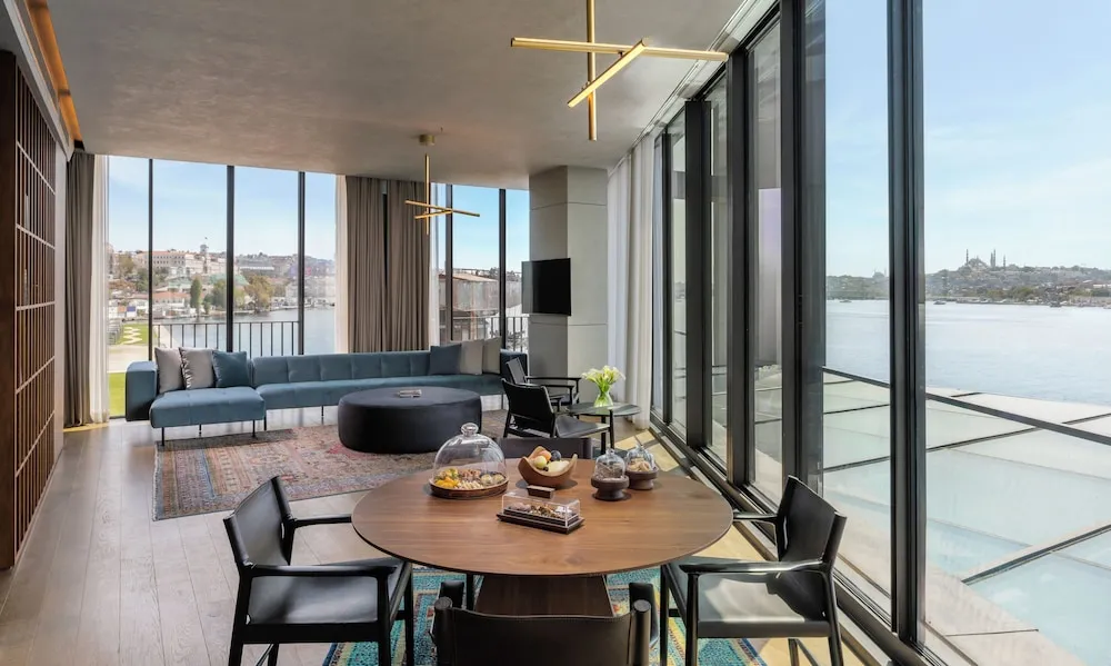 Süit, 1 Yatak Odası, Deniz Manzaralı, Köşe (Complimentary Butler Service)