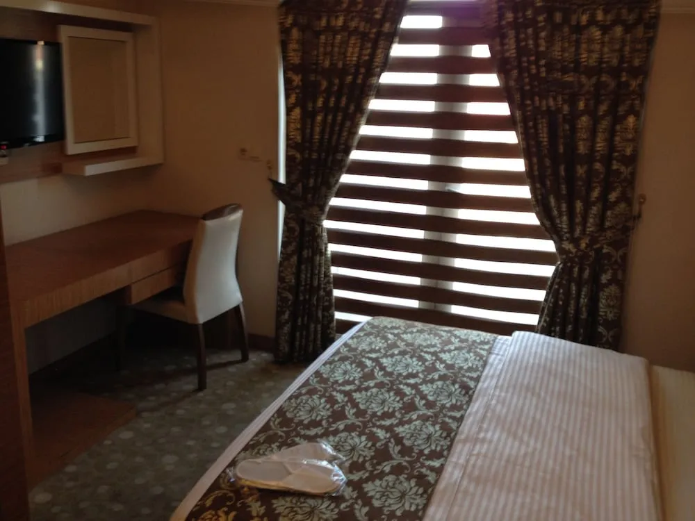 Tek Büyük veya İki Ayrı Yataklı Oda