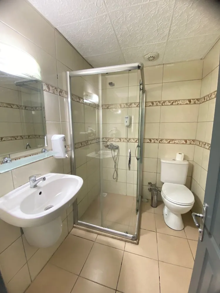 Standard Tek Büyük veya İki Ayrı Yataklı Oda