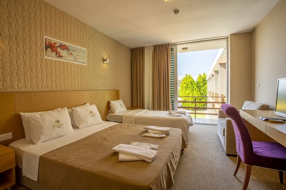 Deluxe Üç Kişilik Oda