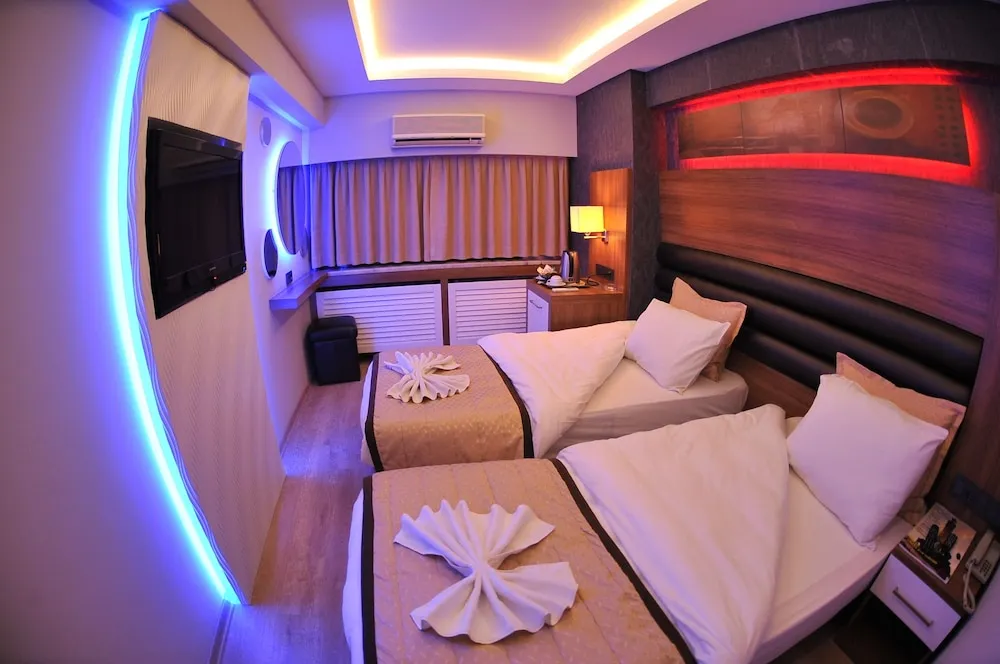 Standard Üç Kişilik Oda