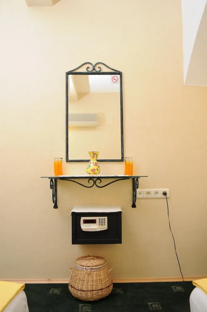 Basic Tek Büyük veya İki Ayrı Yataklı Oda, 1 Yatak Odası, Özel Banyo