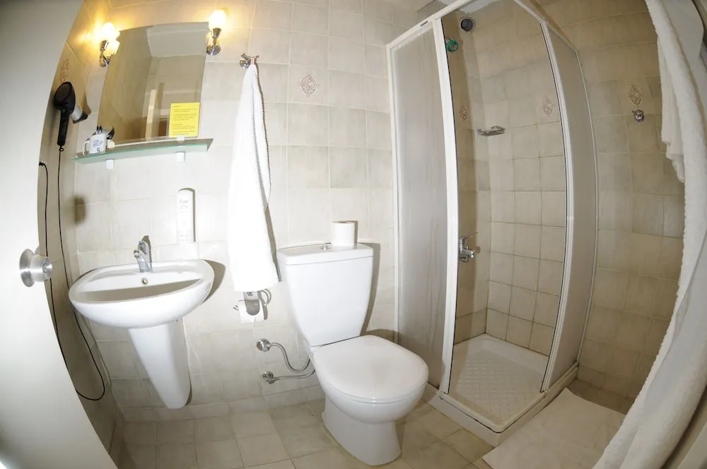 Basic Tek Büyük veya İki Ayrı Yataklı Oda, 1 Yatak Odası, Özel Banyo