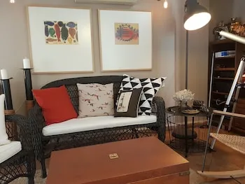 A&B Home Hotel