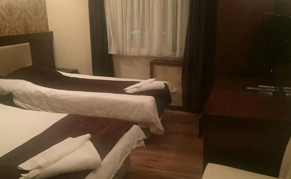 Standard Tek Büyük Yataklı Oda